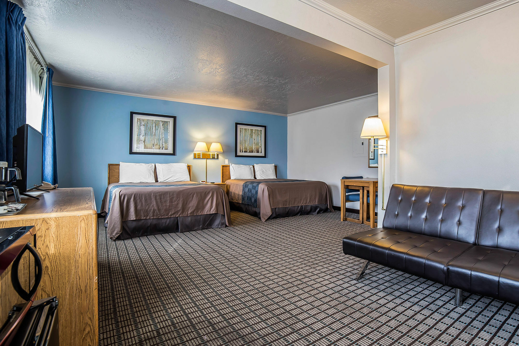 Econo Lodge Inn & Suites لوجان المظهر الخارجي الصورة